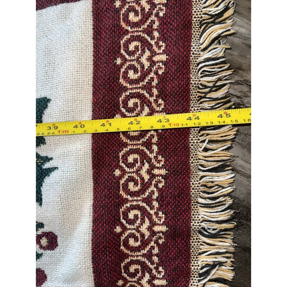 Goodwin Weavers watching christmas measuring